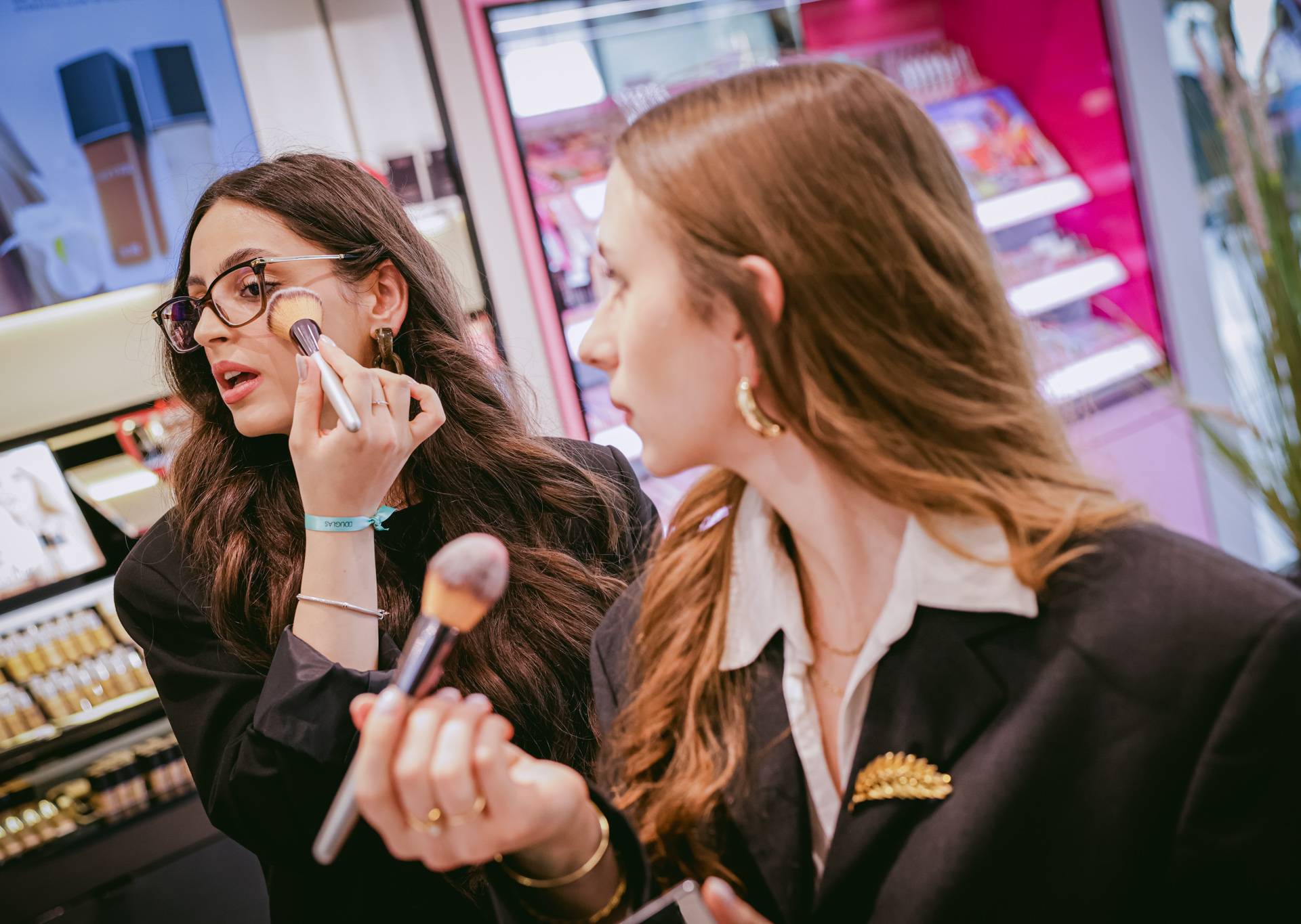 Douglas parfumerije ekskluzivno predstavile jedinstveni Make Up School