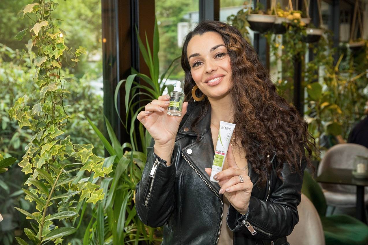 A-DERMA predstavila novi hidrirajući serum s ultra brzim djelovanjem BIOLOGY HYALU SERUM 3U1