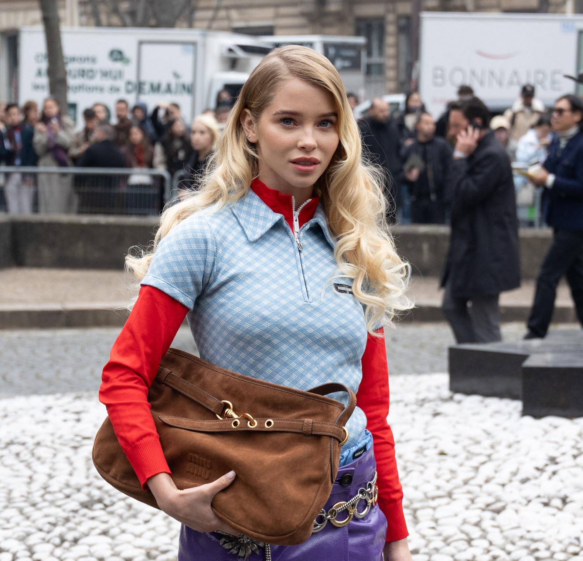 Prada zna posao: Hrabra Miu Miu i ekscentrična umjetnost slojevitog stiliziranja te uranjanja u prošlost