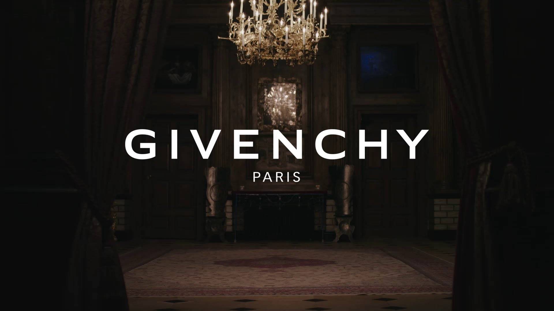 Modna kuća Givenchy opet iznenadila