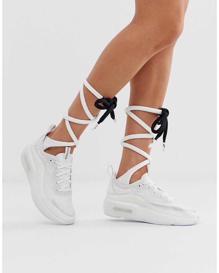 Novi neobični komad iz omiljenog online shopa: Nike čarape na vezanje!