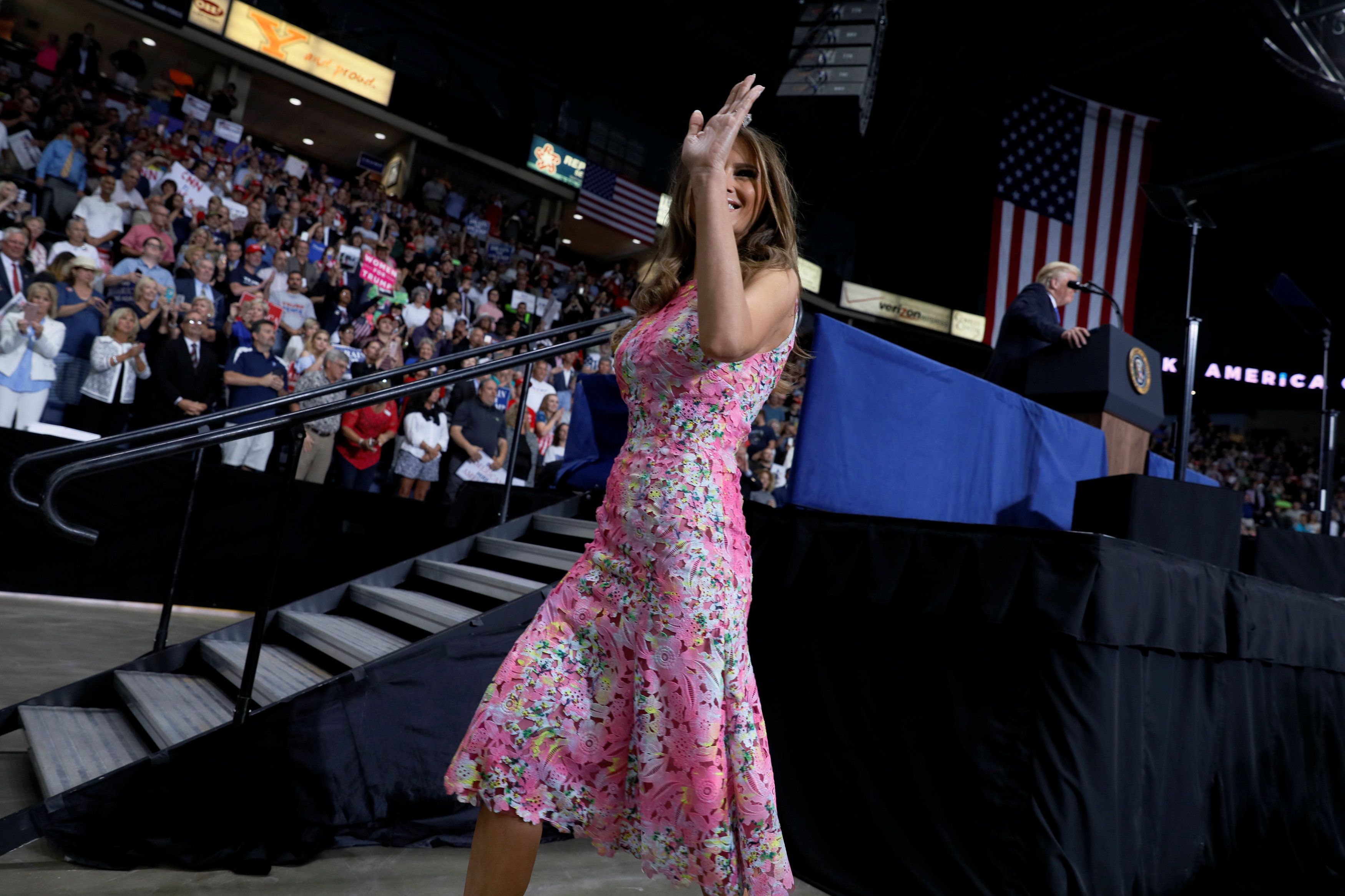 Konačno prigodno odjevena: Melania Trump u ležernom stylingu u kakvom je još nismo vidjeli