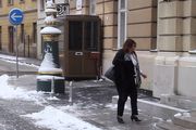 Nespremna za snijeg:  Minstrica Žalac "nabadala" u potpeticama do Sabora