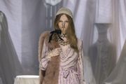 Alessandro Michele na novom radnom mjestu: Kako je majstor mode prenio vlastitu estetiku iz Guccija u Valentino