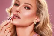 Jedan od najpopularnijih makeup brendova izdao novu liniju ruževa koja je inspirirana vintage Hollywoodom