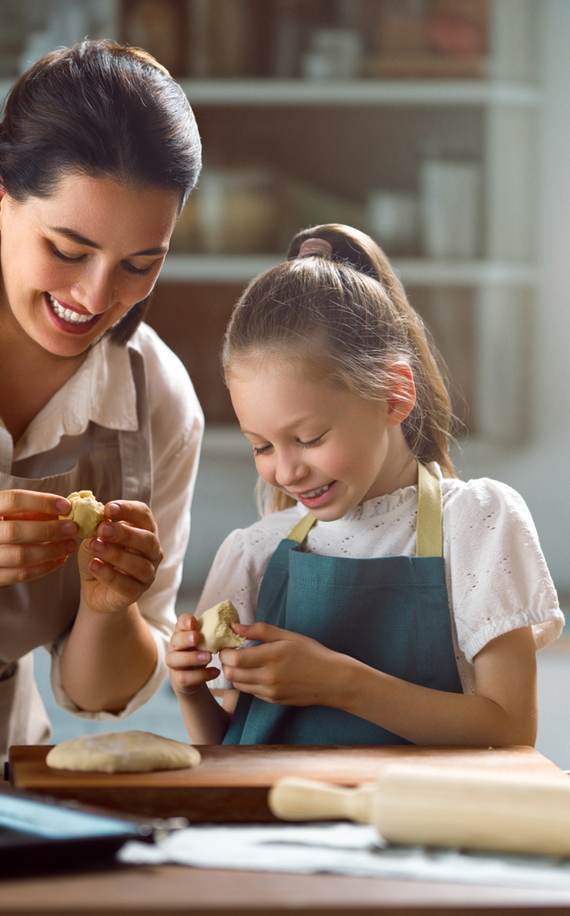 Ovi božićni kolači osvojili su društvene mreže: Sirove cimet rolice, brookie i krašuljci naši su favoriti