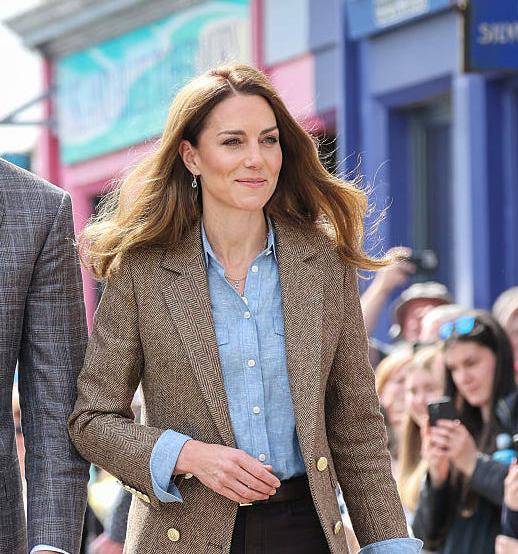 Kate Middleton iznenadila je novom frizurom: Izabrala je boju koja je proljetni klasik