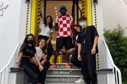 Svi su ludi za kockicama: Popularni dizajner nosi dres hrvatske nogometne reprezentacije kao dio outfita - za svaki dan!