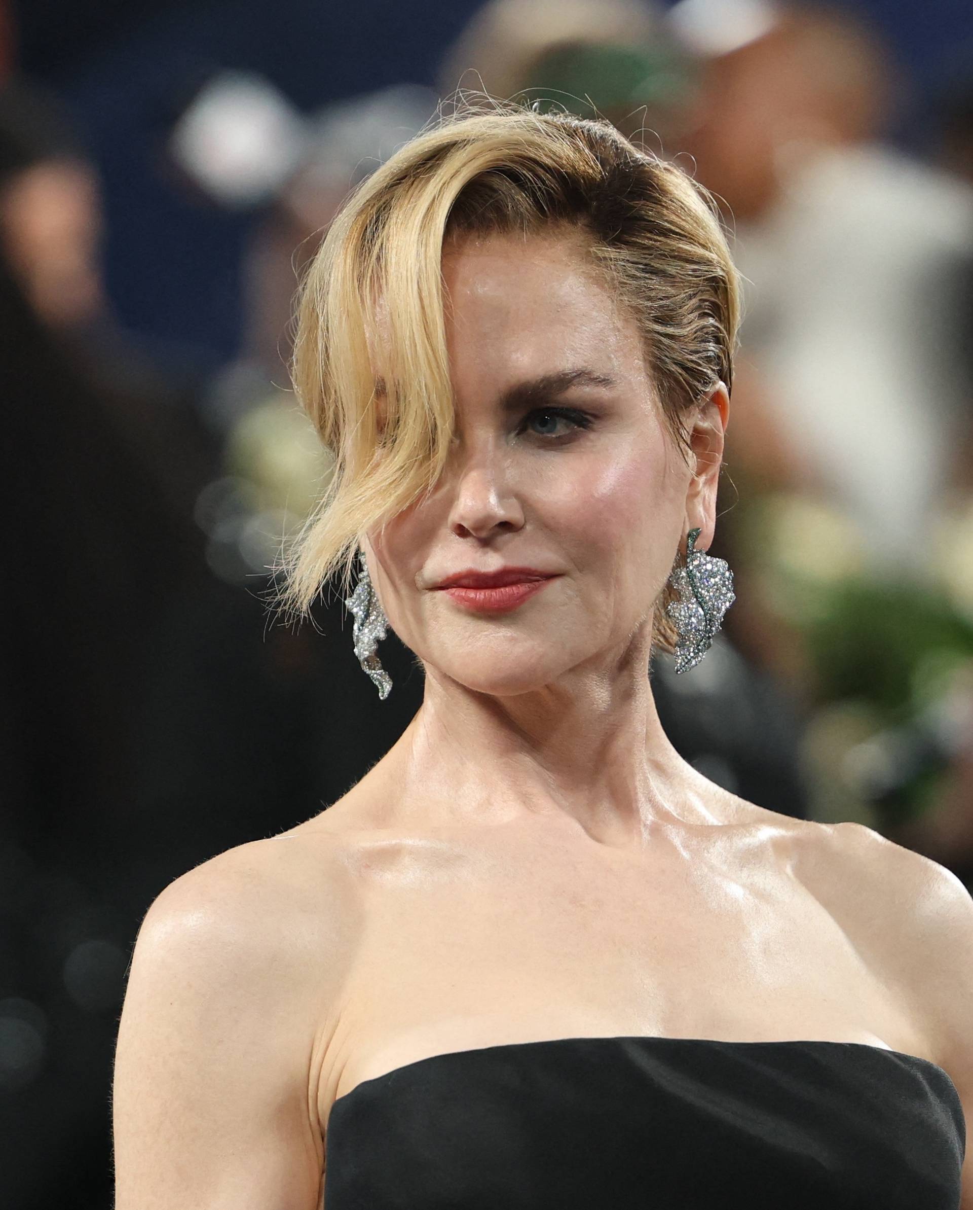 Nova pixie frizura i Balenciaga haljina: Nicole Kidman zablistala je na crvenom tepihu Met Gale