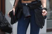 Mali crni topić i uske traperice: Zgodna Zagrepčanka u trendi outfitu pokazala zavidnu figuru