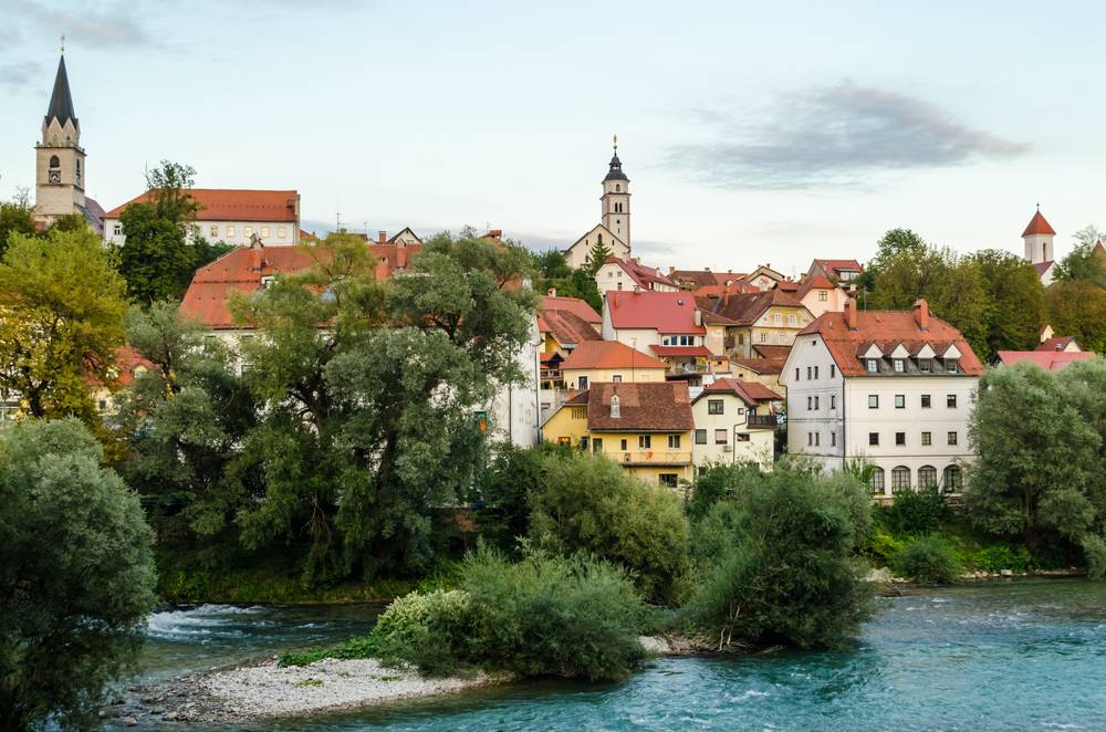 Ovih 10 slovenskih malih gradova osvojit će vas na prvu