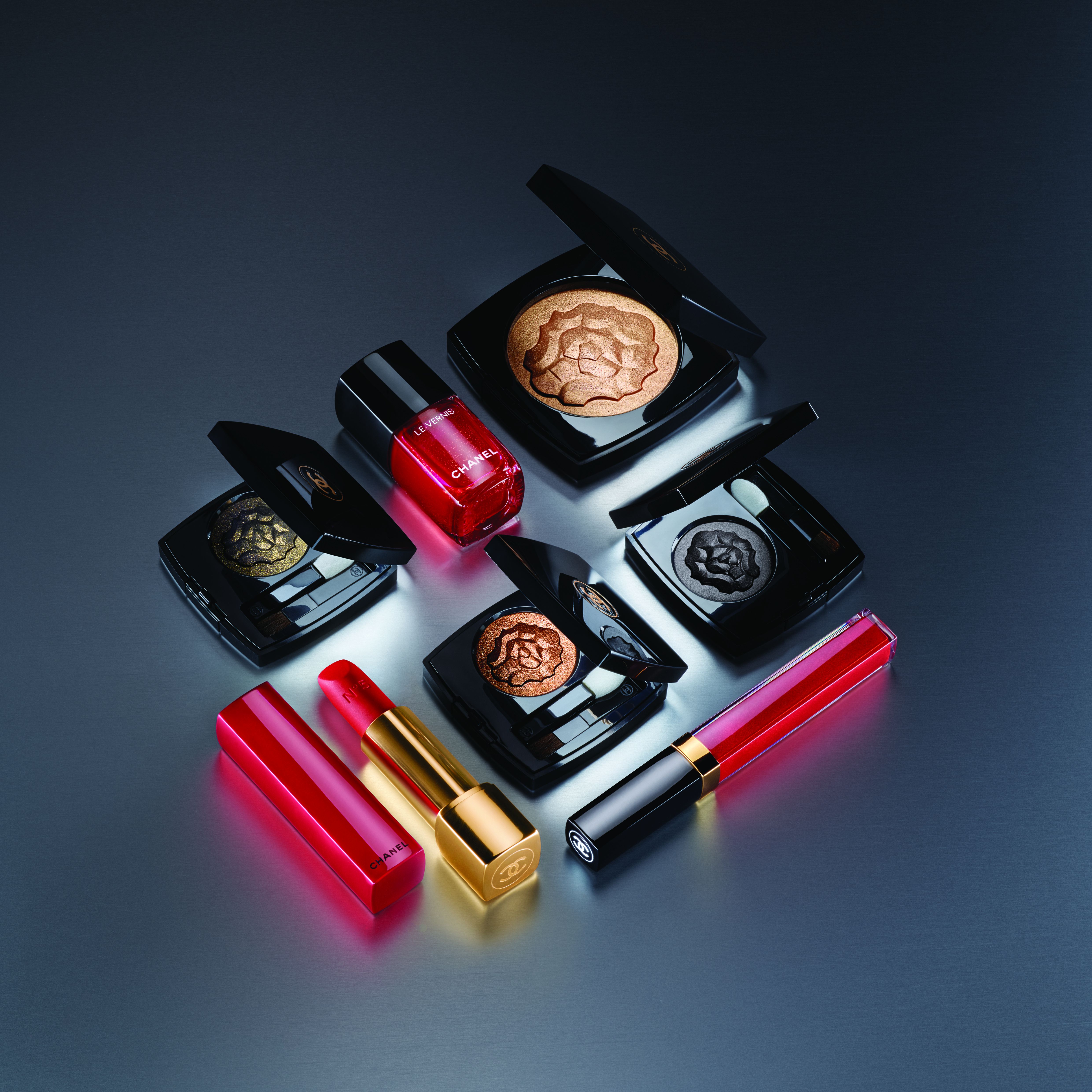 Ne možemo odlučiti koji nam je komad iz nove Chanelove kolekcije šminke bolji!