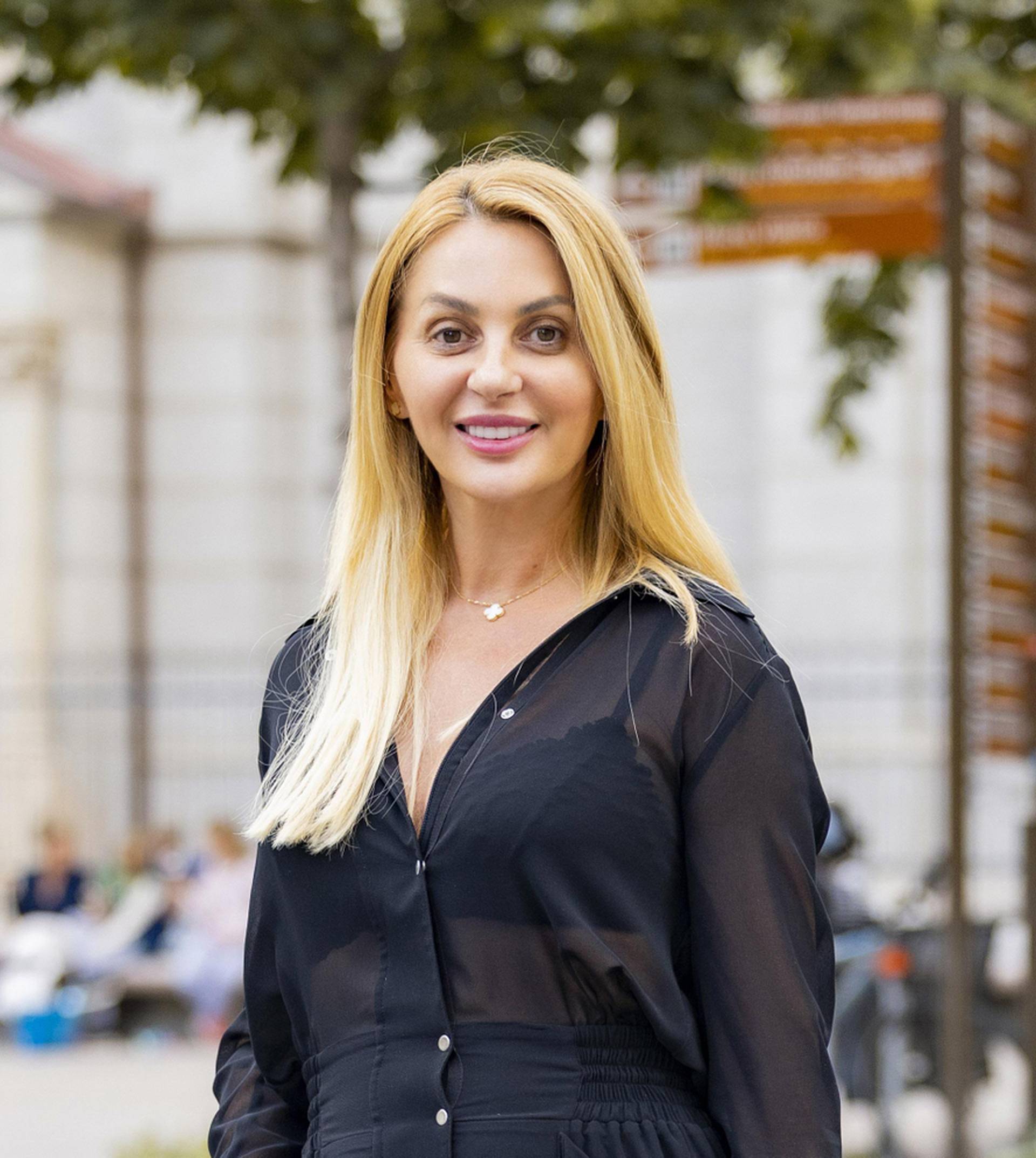 Modna ideja koju prepisujemo ovih dana: Efektan kombinezon i chic sandale odličan su ljetni spoj