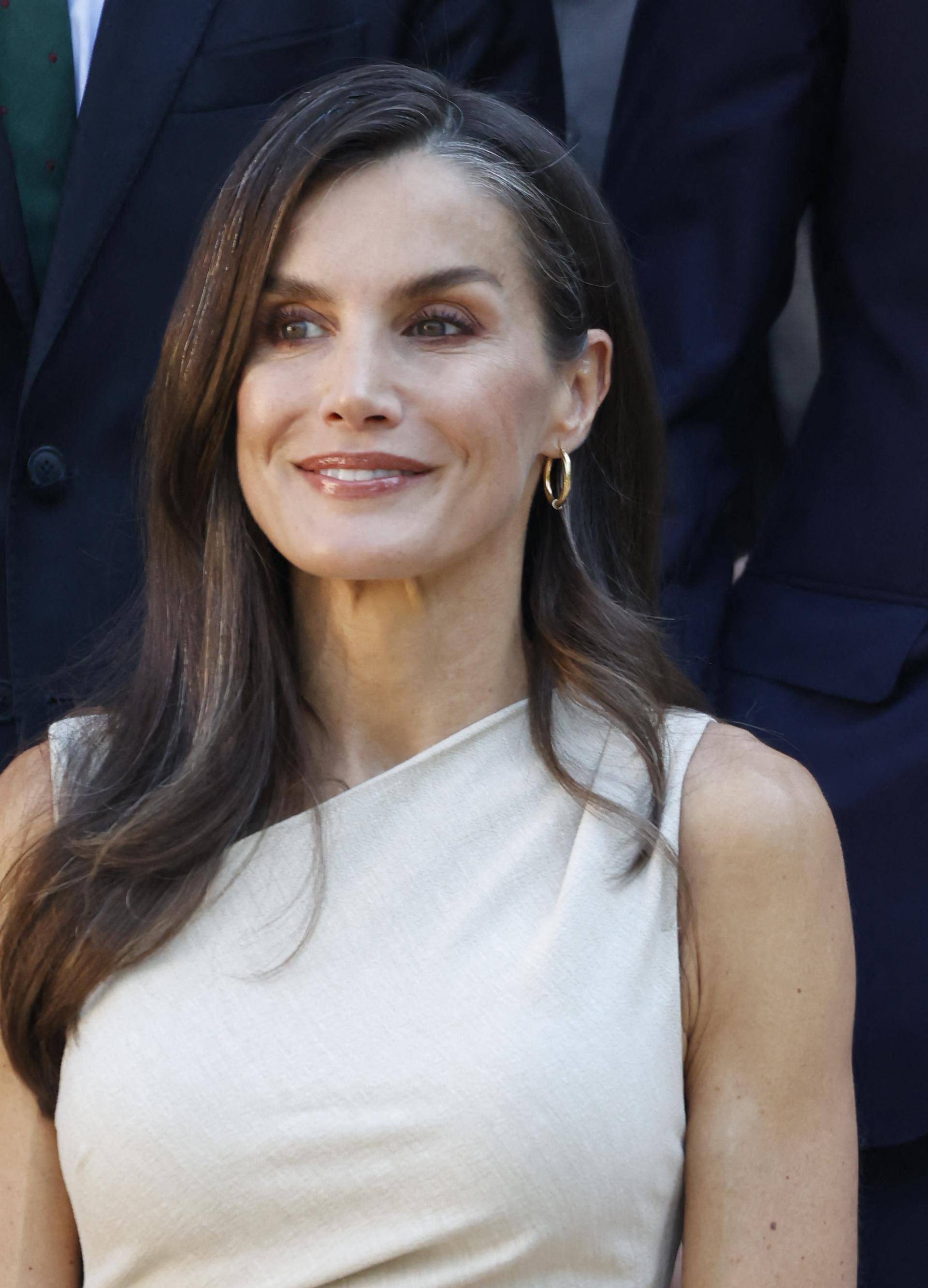 Kraljica Letizia ponovno briljira: Mango haljina od 20-ak eura i cipele koje ne izlaze iz mode