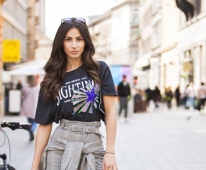 Djevojka Dominika Livakovića prava je street style zvijezda, a kombinacija joj je za čistu peticu! 