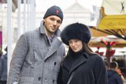 Super par u odličnim zimskim stajlinzima: Ona sa cool šubarom, a on u elegantnom kaputu!