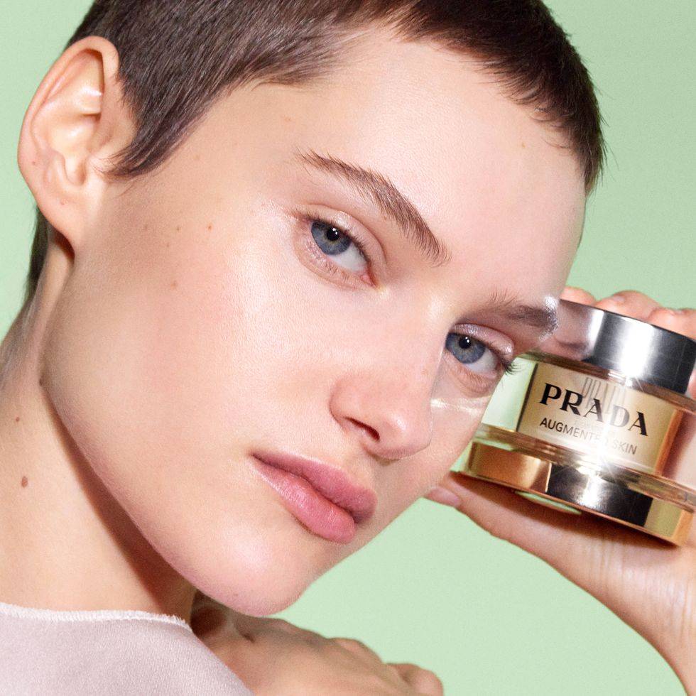 Prada dolazi u beauty svijet: Luksuzni modni brend lansirat će liniju kozmetike i skincare proizvoda