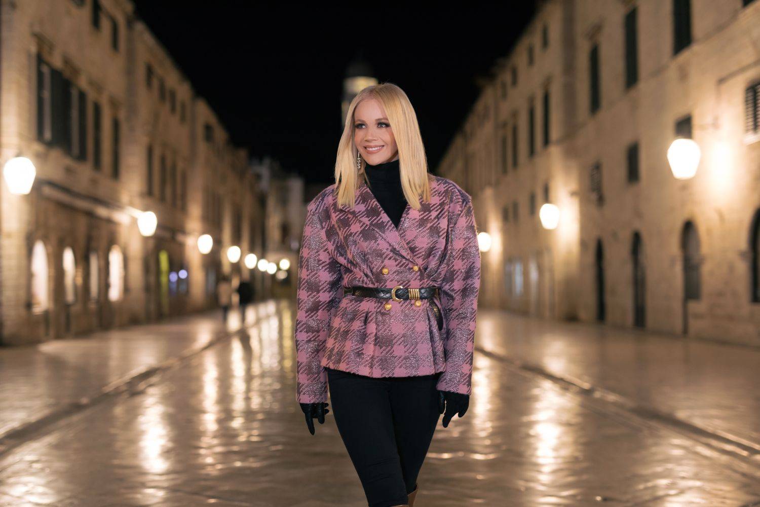 Najavila novi trend? Jelena Rozga predstavlja novu pjesmu, ali i pokazala novi look