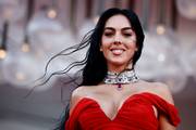 Georgina Rodriguez na Venecijanskom filmskom festivalu zabljesnula u elegantnoj crvenoj haljini i efektnim cipelama