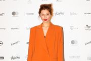 Glumica Judita Franković izgleda fantastično u "prevelikom" narančastom odijelu