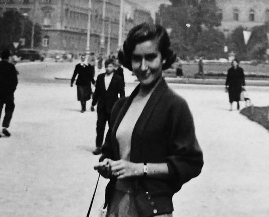 Fotografija ove zagrebačke maturantice iz 50-ih godina izazvala je brojne reakcije! 