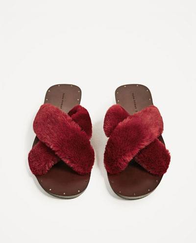 Hoće li ovo biti novi trend? Krzno na sandalama