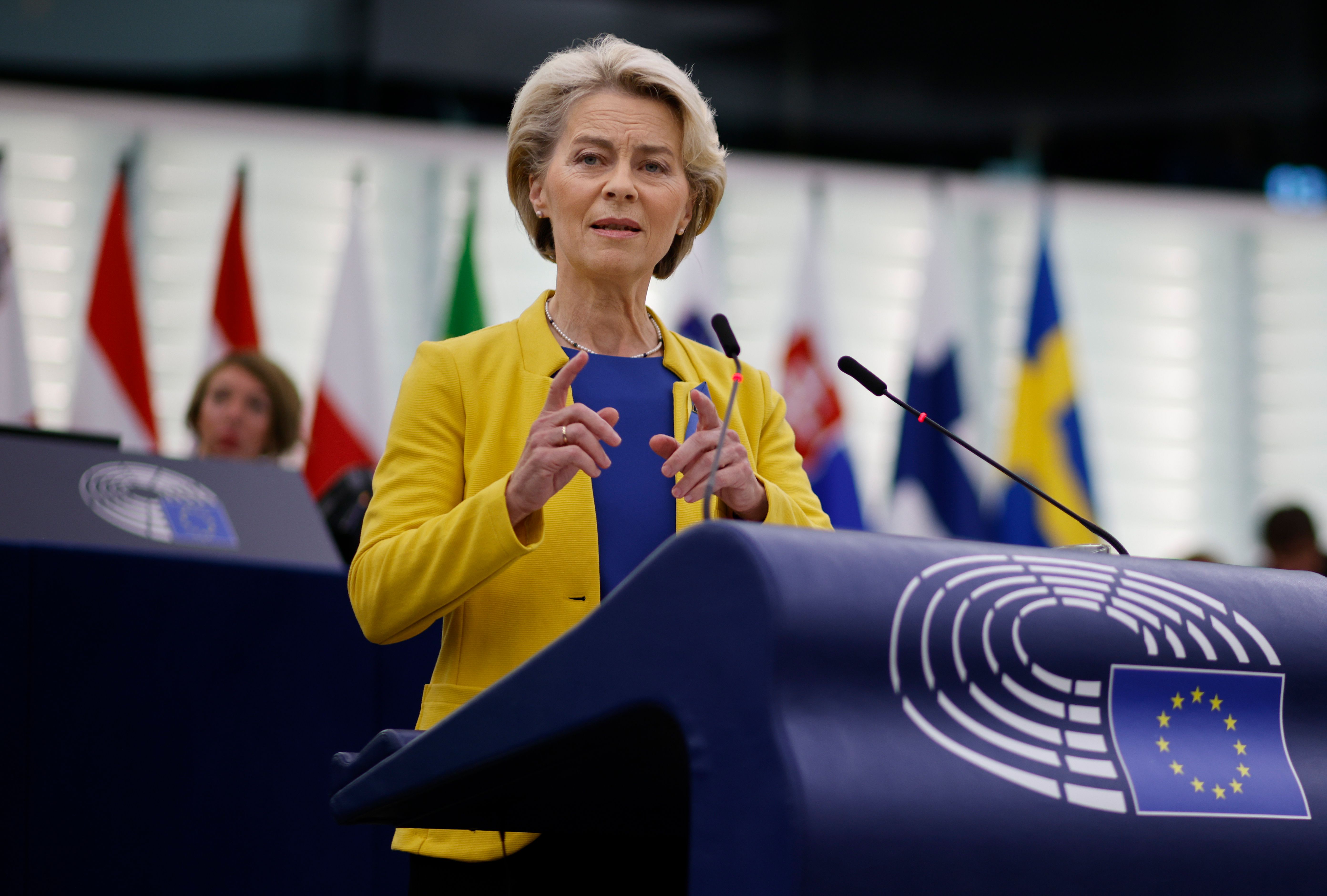 Ursula von der Leyen za sjednicu Europskog parlamenta odabrala odjevnu kombinaciju u bojama ukrajinske zastave