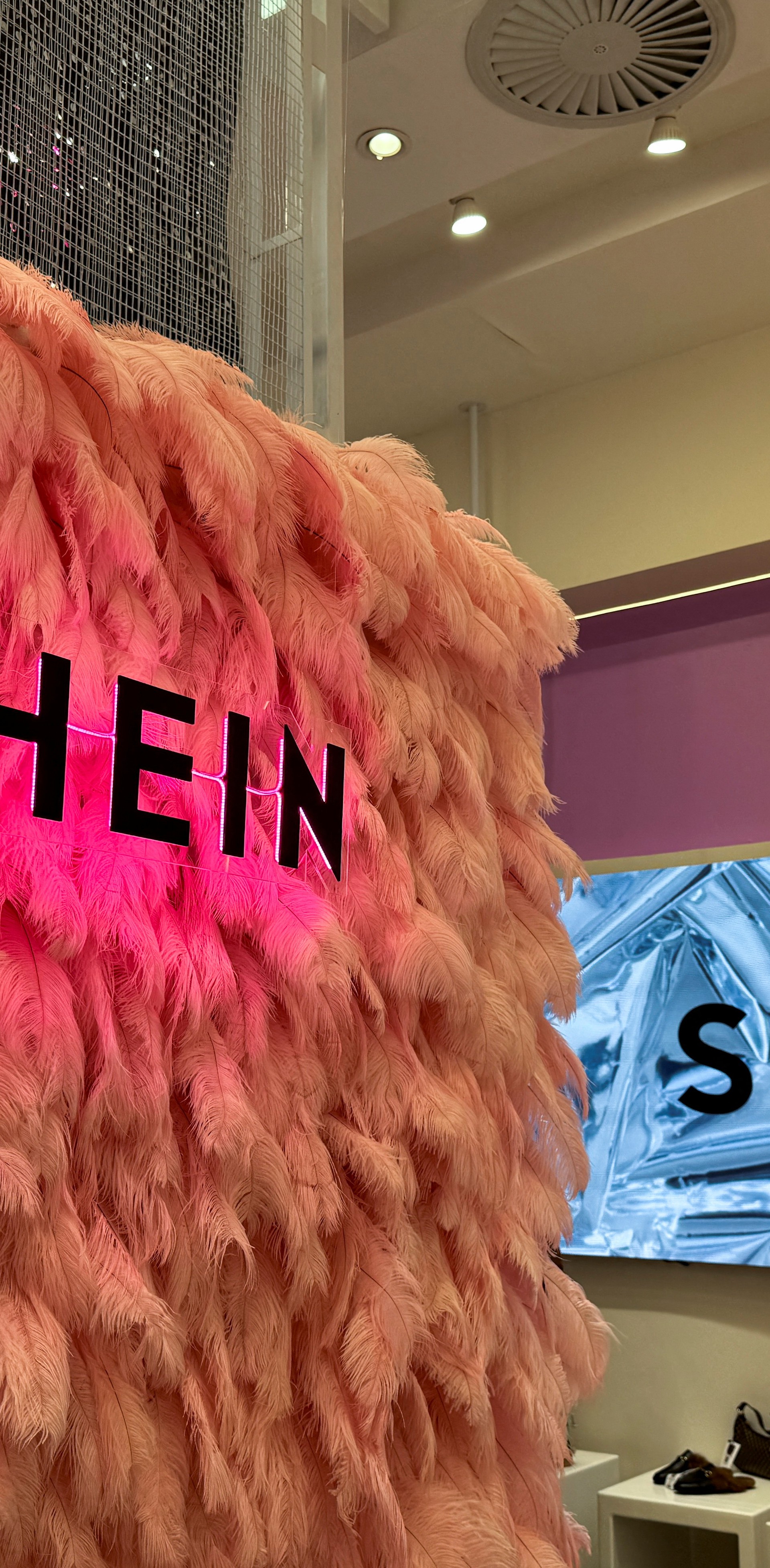 Otvoriti Shein dućan u srcu kulture Visoke mode je drskost - sada se Francuzi bore protiv navale jeftilena