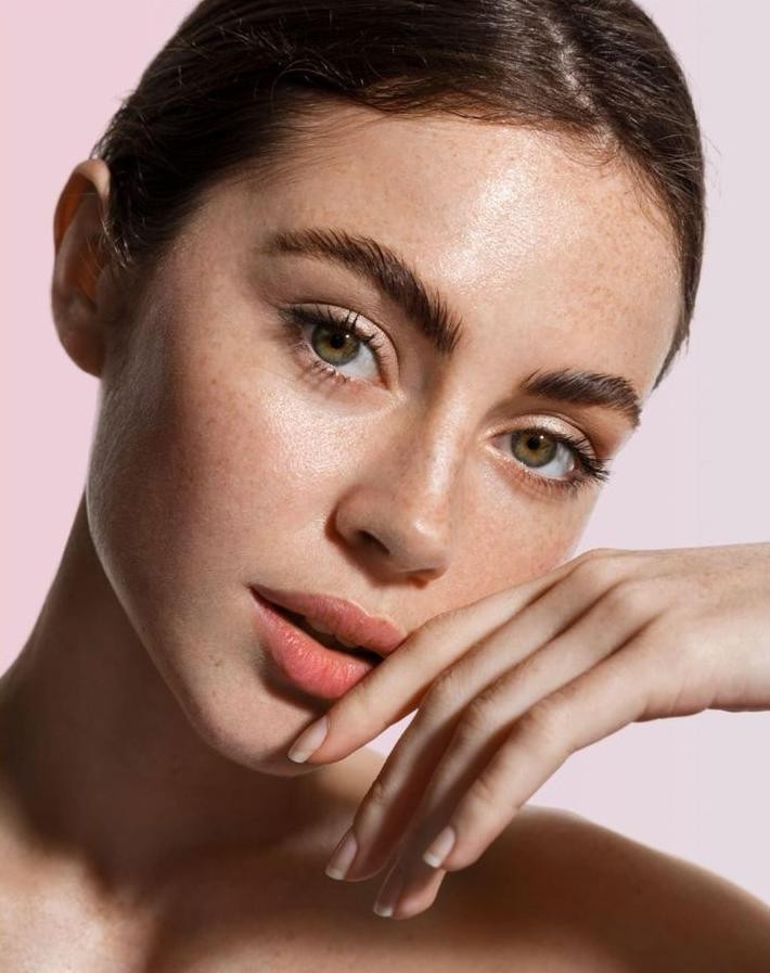 Skinimalizam je novi glow: Vodič za blistavu kožu uz minimalno proizvoda i truda