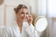 Anti-aging rutina nakon 40.: Vodič dermatologa za kožu koja prkosi godinama