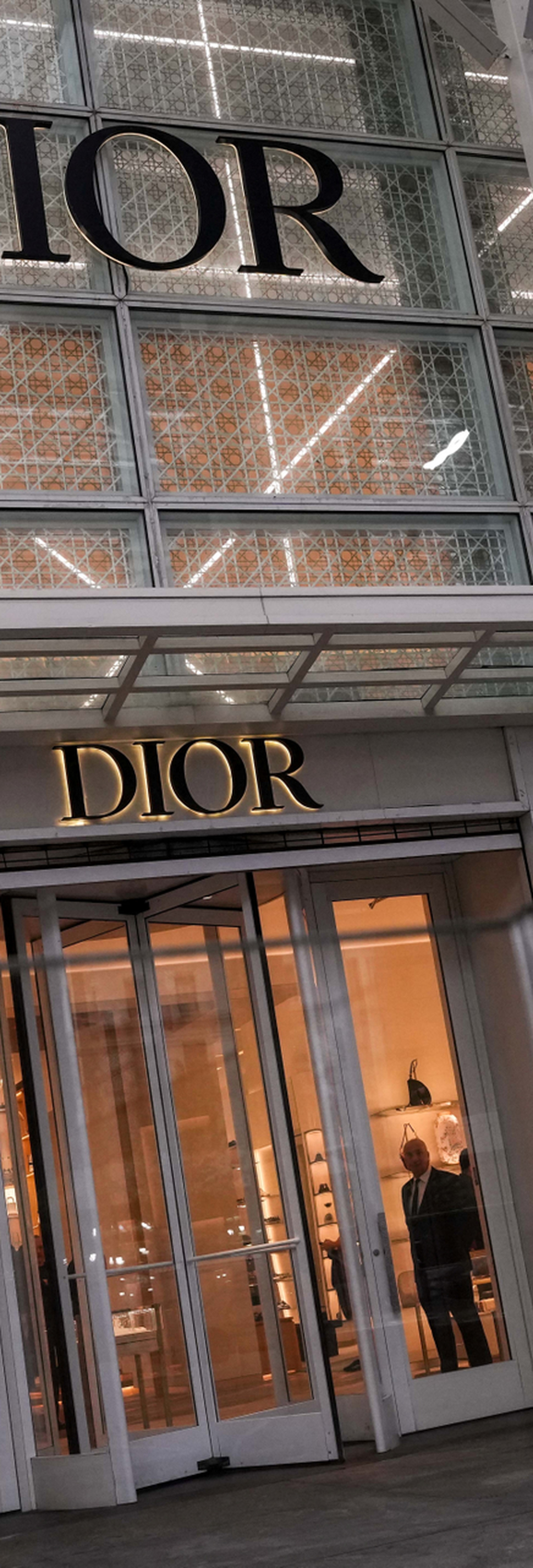 Povijest Diorova logotipa: Elegantan hibrid modernosti i povratka tradicionalnom rukopisu