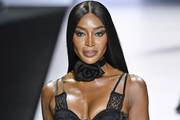 Naomi Campbell zatvorila je Tjedan mode u Milanu na pisti za Dolce & Gabbanu u odvažnom prozirnom stajlingu