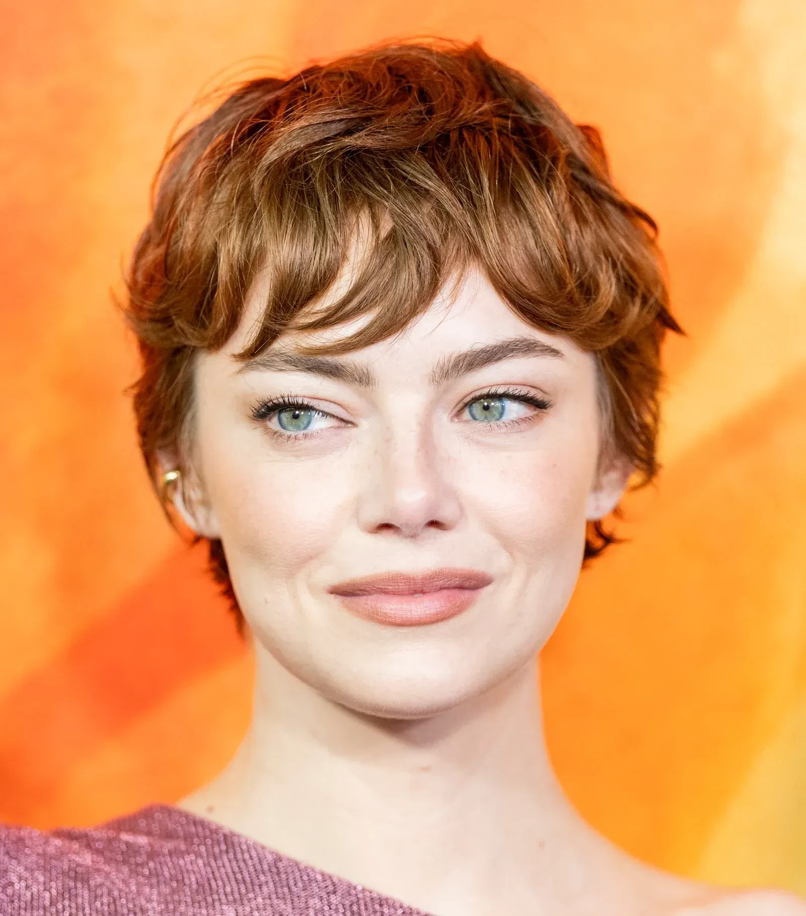 ‘Tinkerbell frizura’ osvojila je društvene mreže: Najromantičniji pixie trend koji je obilježio 2025.