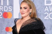Adele u glamuroznom crnom izdanju osvojila crveni tepih: Ukrala pozornost raskošnim odabirom haljine i nakita