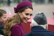 Kate Middleton zablistala je u ljubičastom, a broš koji je odabrala odao je počast njenom djedu