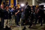Koliko si cool od 1 do LeBron James? Pa njemu kratke hlače na odijelo i različite čarape stoje savršeno!