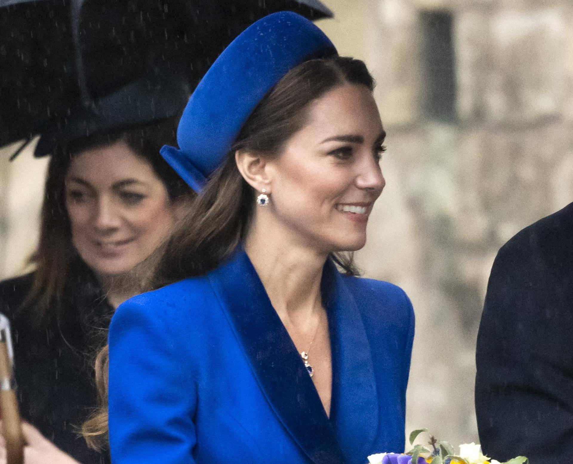 U kraljevskoj plavoj od glave do pete: Detalji na posljednjoj kombinaciji Kate Middleton imali su i jedno posebno značenje