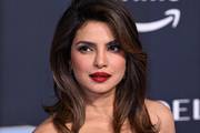 Priyanka Chopra zabljesnula u crvenoj haljini dizajnerice Vivienne Westwood