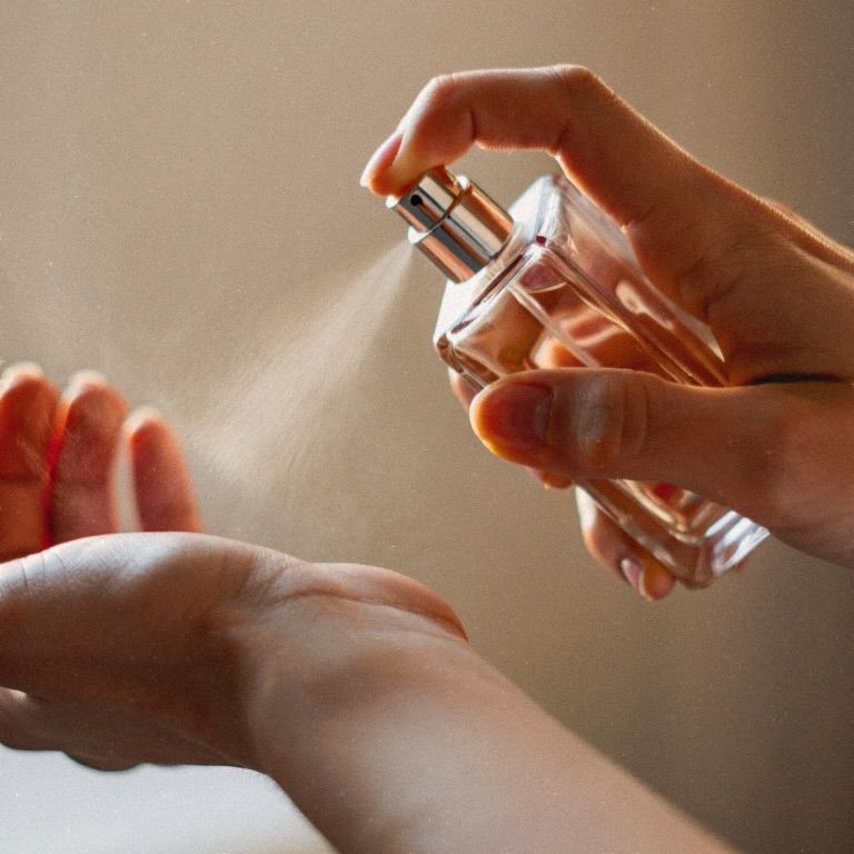 Izdvajamo 20 najboljih parfema koje nosimo ove zimske sezone, a možete ih uloviti po super cijenama