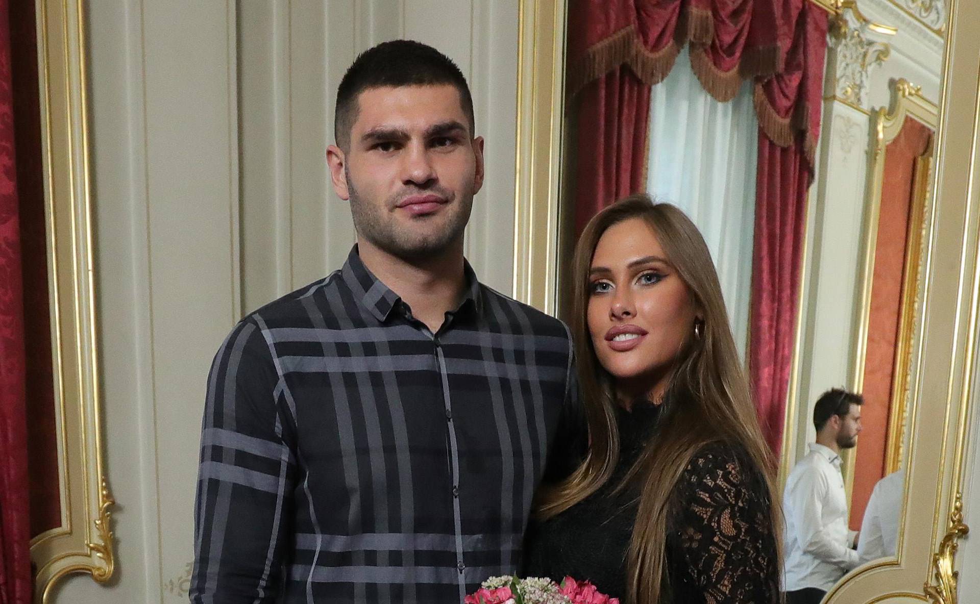 Hrgovićeva djevojka prava je ljepotica koja blista u crnom od glave do pete