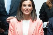 Kraljica Letizia zna da je odijelo statement komad svake kombinacije, a nosi ga uz cipele koje ne izlaze iz mode