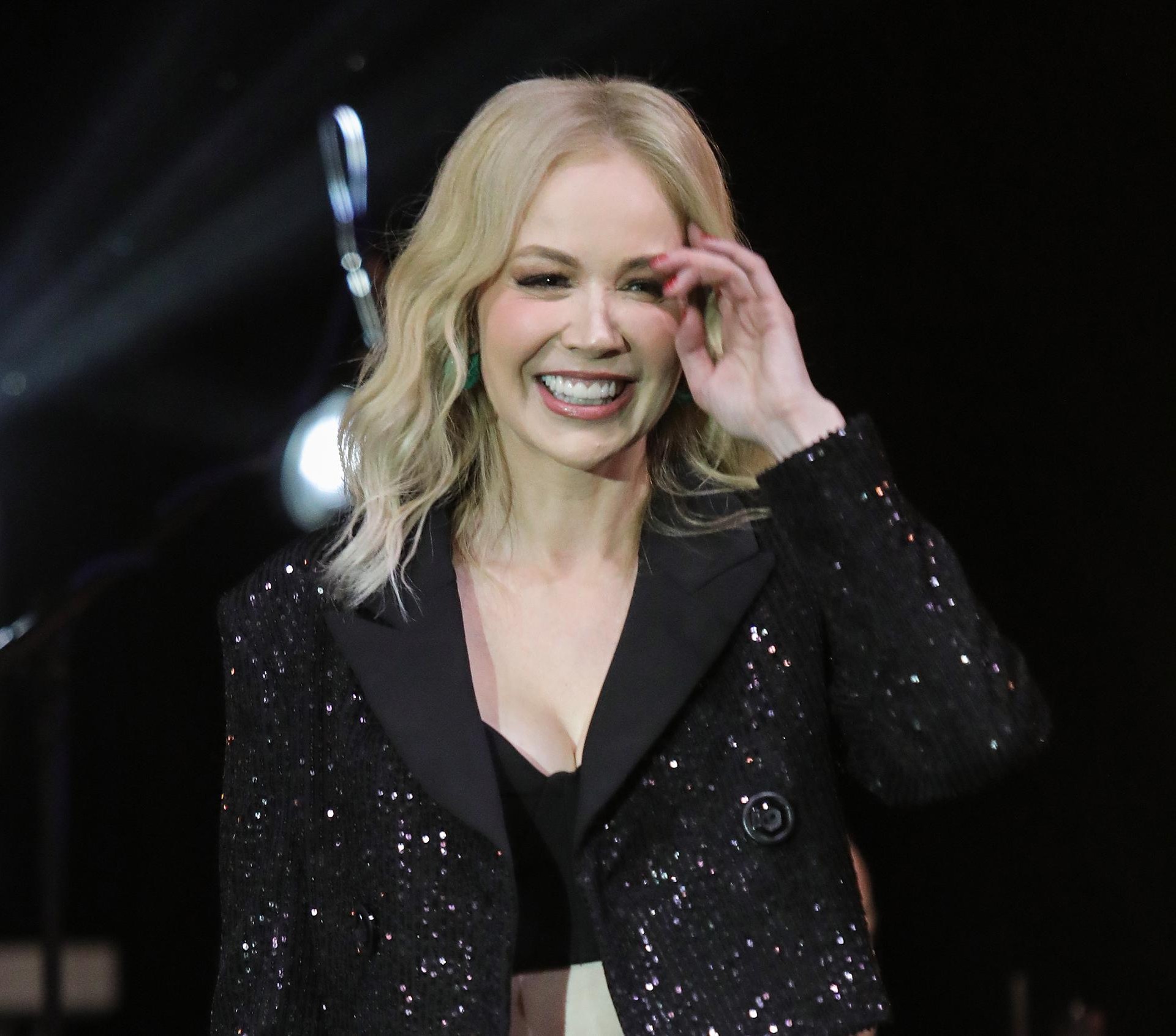 Šljokičasto odijelo za wow-dojam: Jelena Rozga blista u kompletu kojeg je nadopunila jednako efektnim sandalama