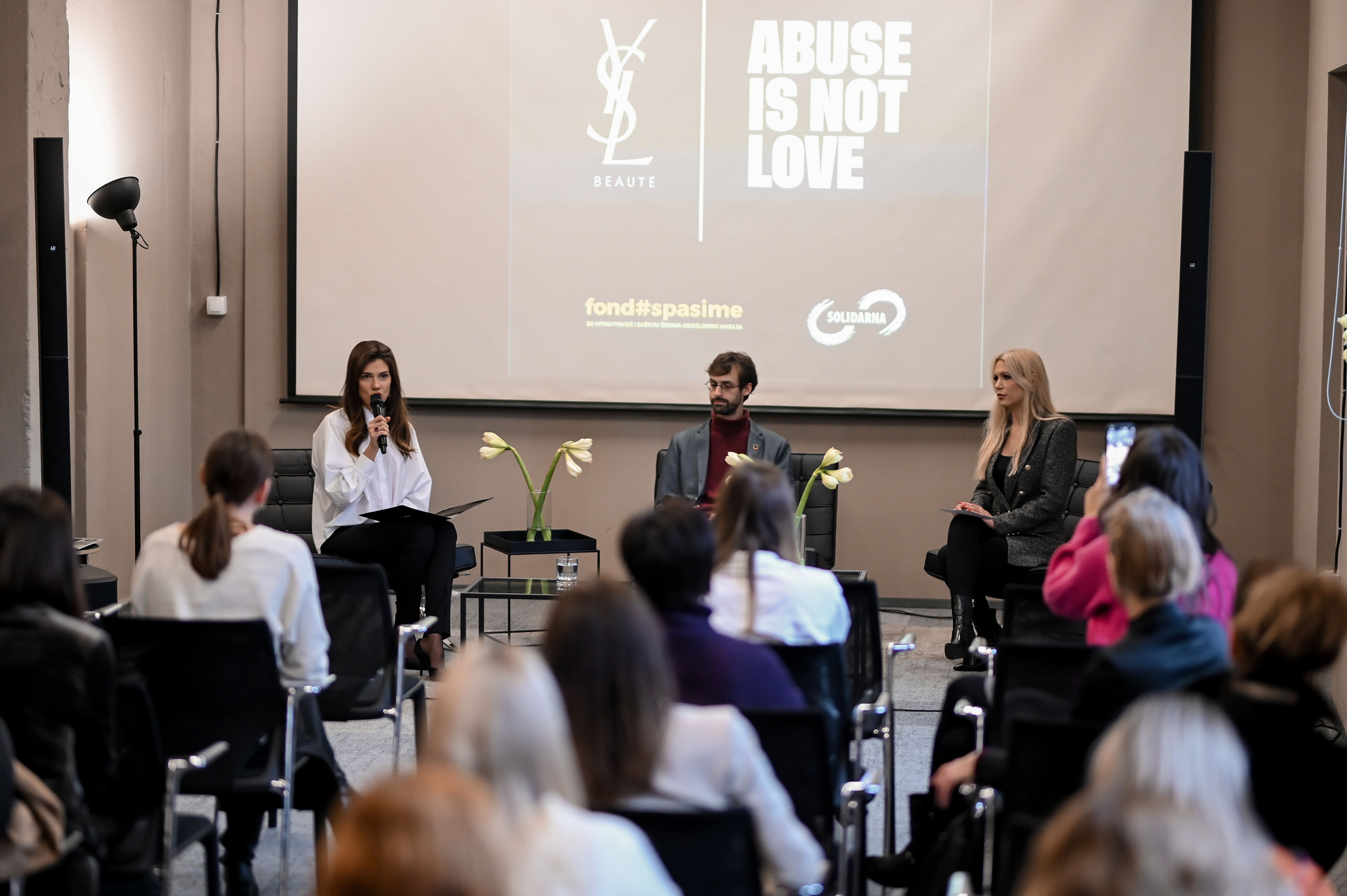 Održana YSL beauty press konferencija pod nazivom „Abuse Is Not Love“