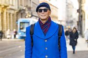Muzejski savjetnik špicom prošetao u genijalnom plavom outfitu koji je pravi 'mamac' za poglede