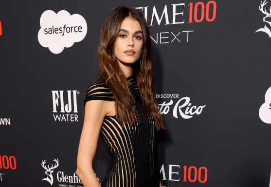 Kaia Gerber briljirala u minimalističkoj, ali odvažnoj Ferragamo mini haljini