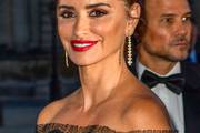 Penelope Cruz u Parizu zadivila u prozirnom kombinezonu s potpisom Giambattista Vallija