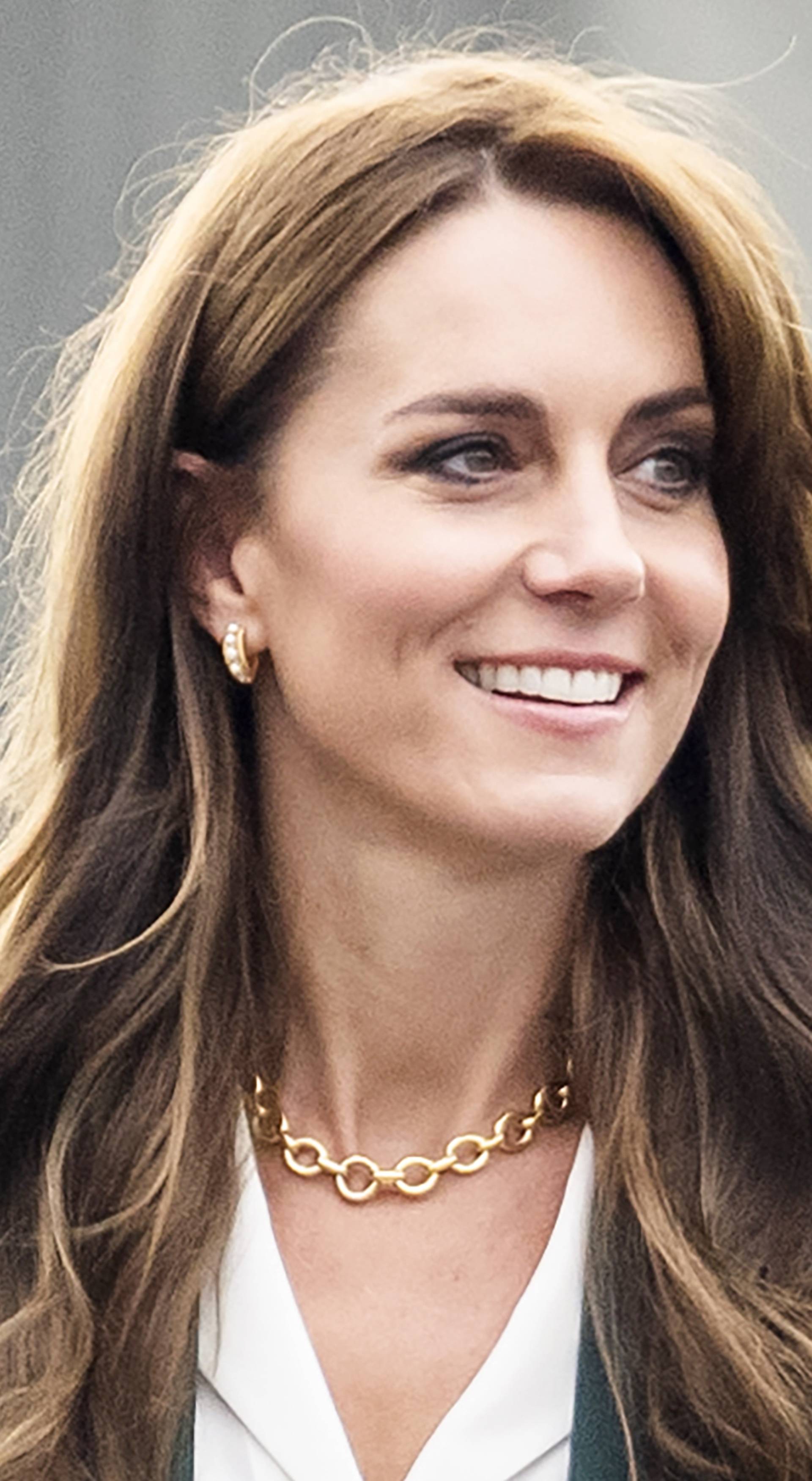 Kate Middleton zasjala u još jednom chic odijelu, ovoga puta u sjajnoj zelenoj boji