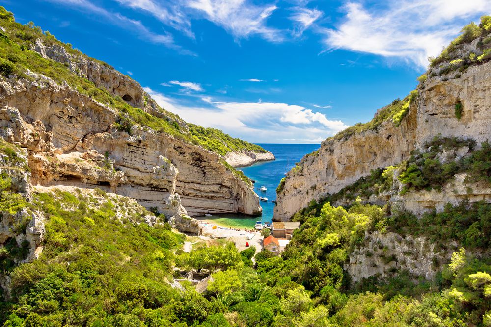Vogue izdvojio 10 otoka za savršen odmor, a na popisu se našao i jedan hrvatski