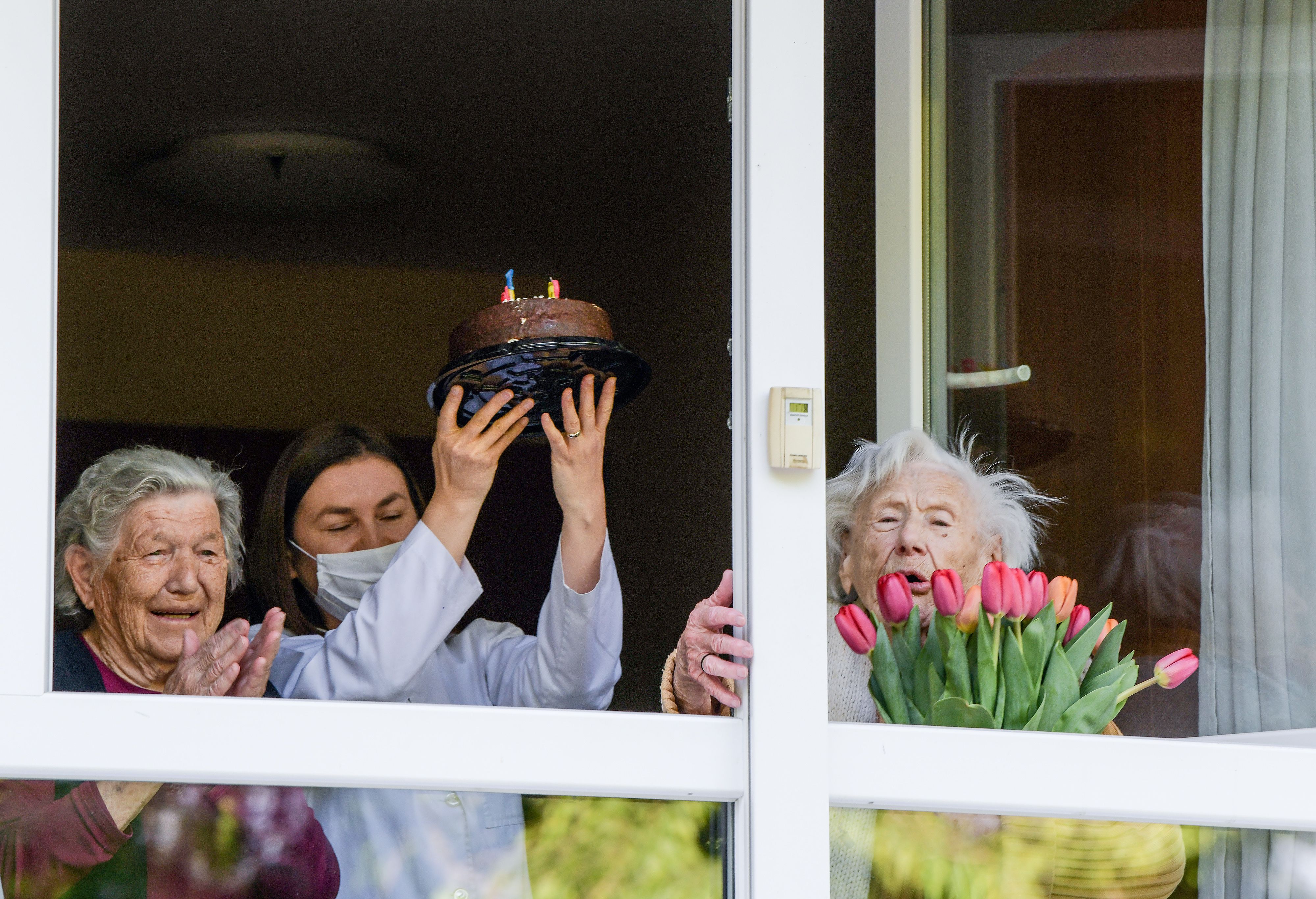 Baka Hilda proslavila 102. rođendan, a djelatnici maksimirskog Doma za starije priredili joj koncert