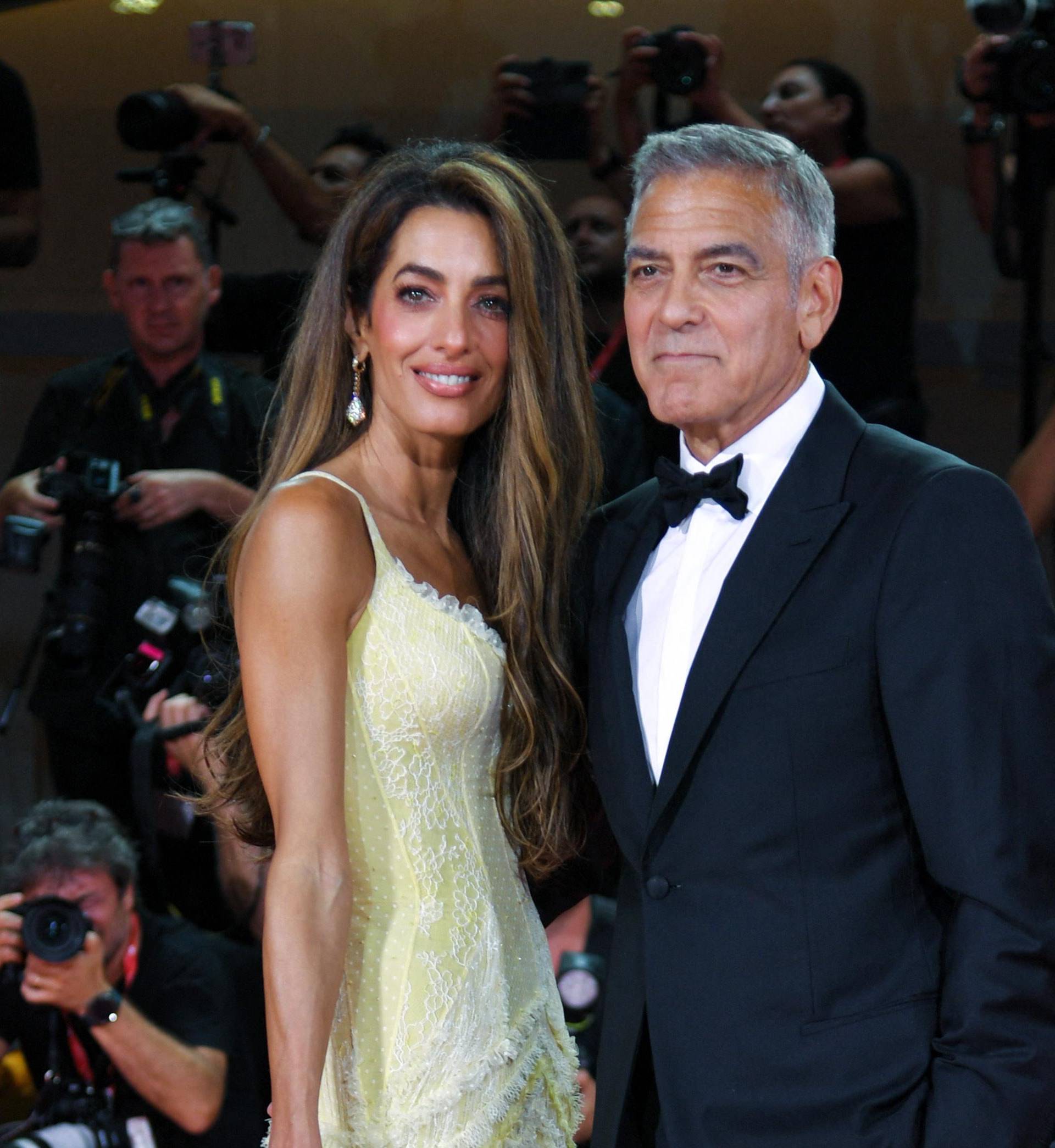 George i Amal Clooney očarali na premijeri filma 'Wolfs' u Veneciji